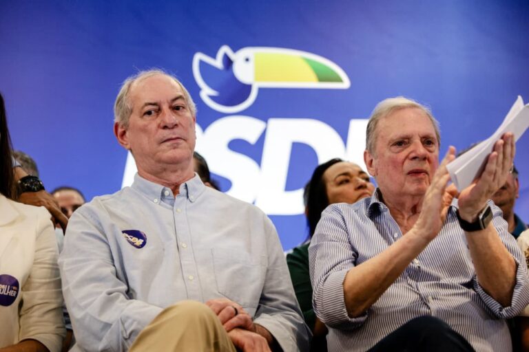 Ciro Gomes se filia ao PSDB em evento no Ceará