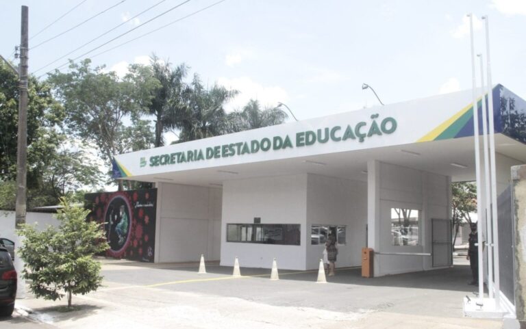 Goiás convoca mais de 1,3 mil professores para a rede estadual