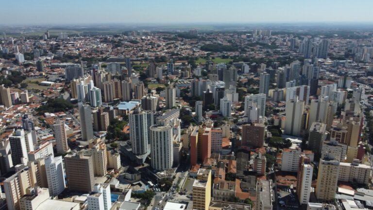 Campinas lidera criação de empregos no interior de SP em 2025