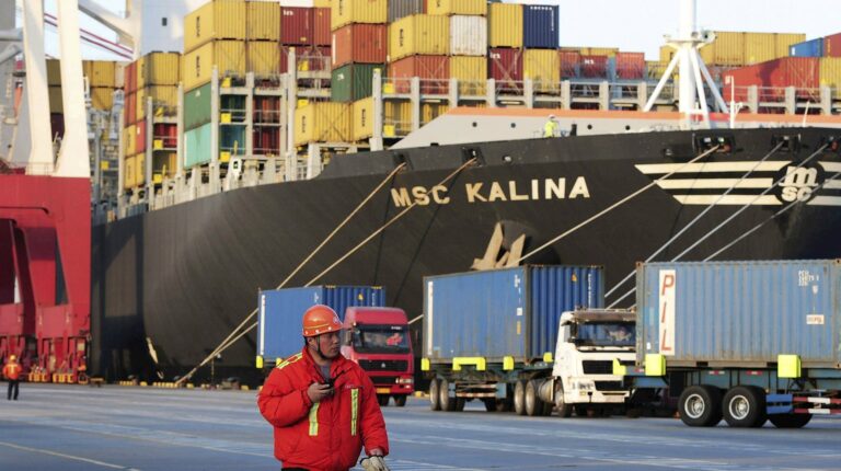 China enfrenta desaceleração econômica com guerra comercial