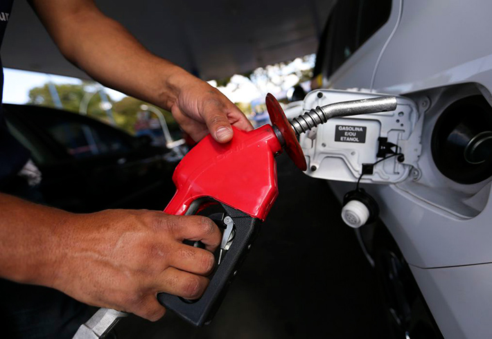 Gasolina Mais Barata: Petrobras Anuncia Redução de 4,9% no Preço para Distribuidoras