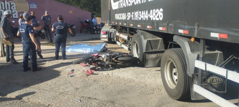 Motociclista morre após batida com carreta em Rio das Pedras