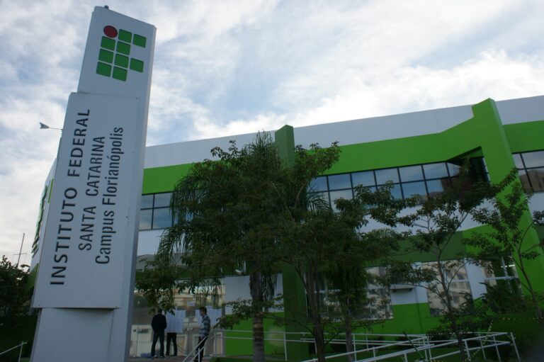 IFSC abre inscrições para 57 vagas de professor substituto em 20 campi