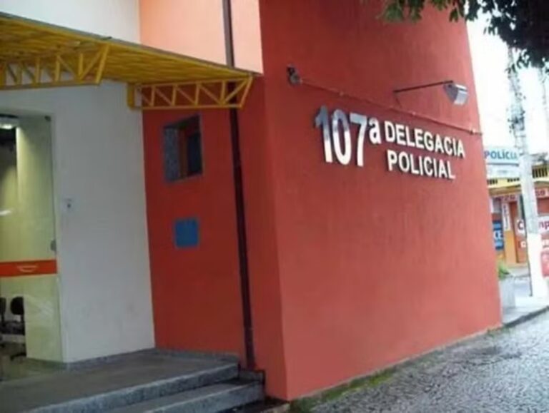 Acidente entre carro e moto deixa jovem ferido em Paraíba do Sul