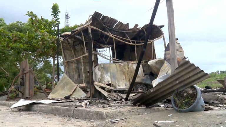 Incêndio destrói trailer de lanches e causa prejuízo de mais de R$ 40 mil