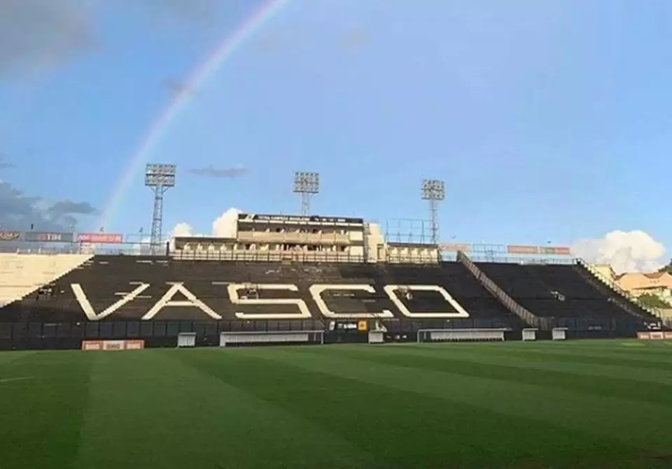 Crefisa Surge como Salvação Financeira do Vasco com Empréstimo de R$80 Milhões e Poder de Veto na SAF