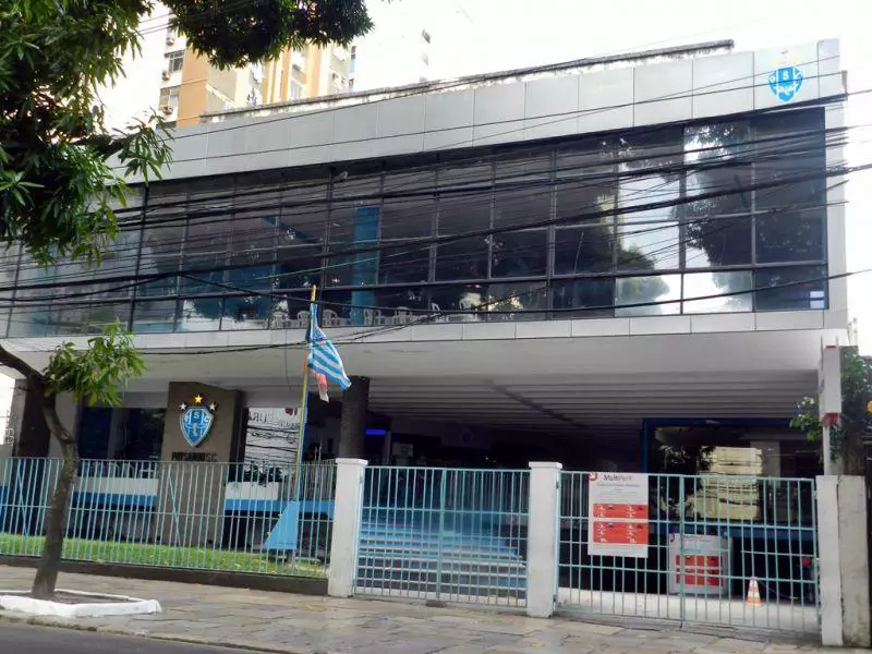 Crise no Paysandu: Reunião do Condel Adiada em Meio a Protestos e Risco de Rebaixamento