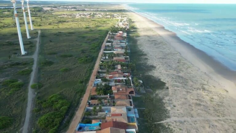 Bombeiros retomam buscas por jovem desaparecido na Barra dos Coqueiros