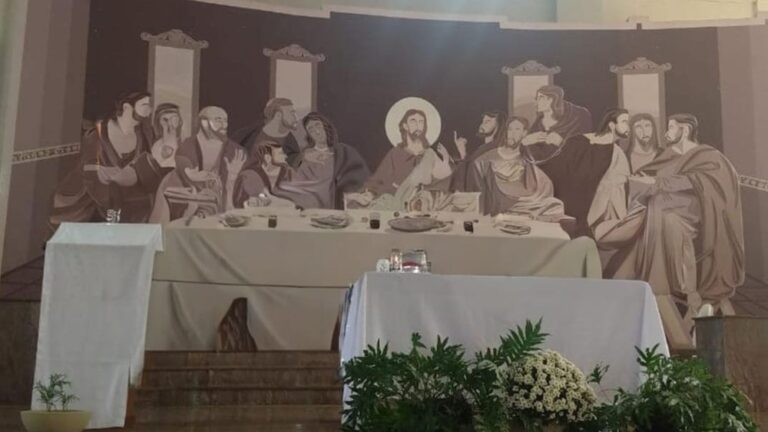 Diocese diz que queria 'zelar pela beleza' de pintura que causou briga