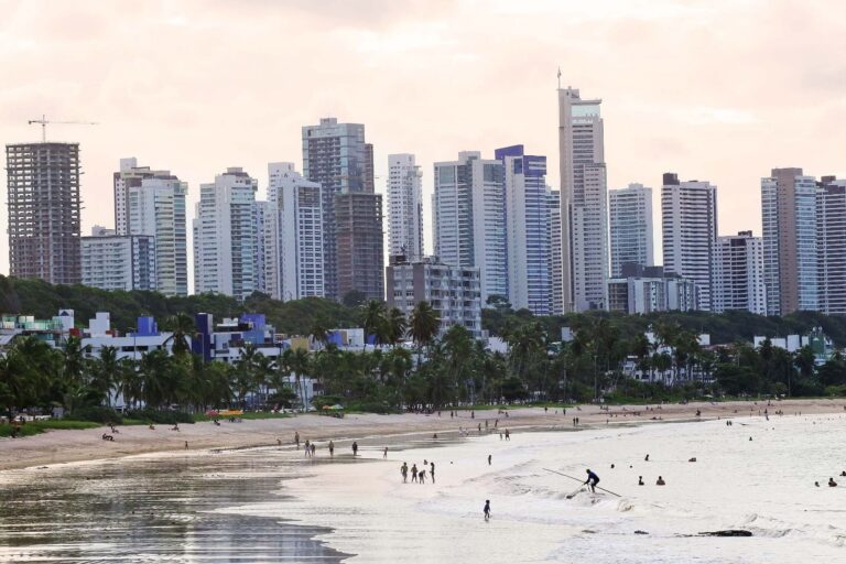 Todos os trechos de praia na Paraíba estão próprios para banho