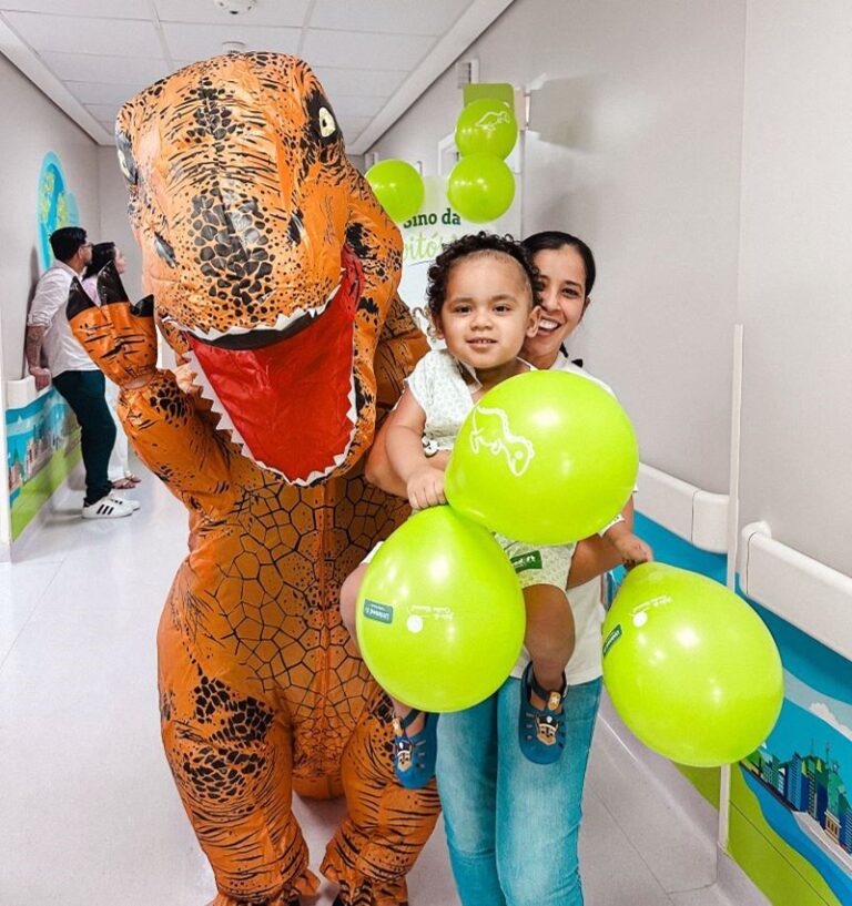 Alta de Davizinho foi marcada pela companhia de um dinossauro