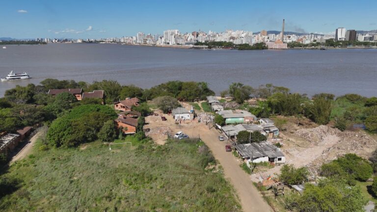 Ilha em Porto Alegre se torna cidade fantasma após desocupação