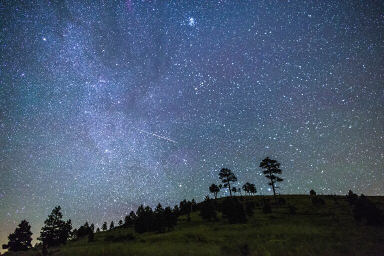 Chuva de meteoros Oriônidas traz espetáculo para Campinas