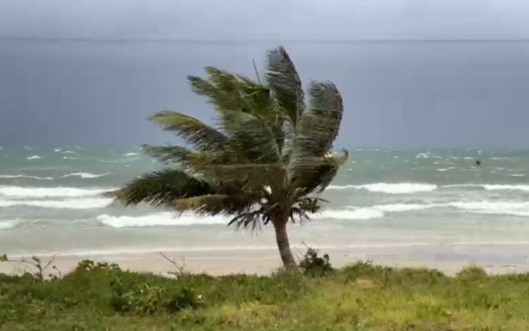 Marinha alerta sobre ventos de até 75 km/h no litoral de SP