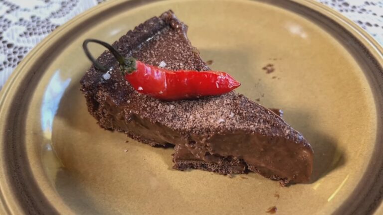 Aprenda a fazer uma torta de chocolate com pimenta