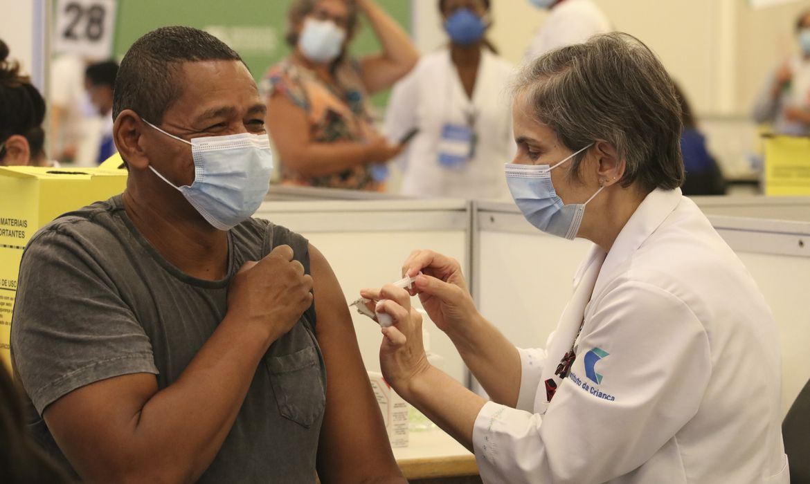 Brasil se Mobiliza em ‘Dia D’ de Multivacinação para Reforçar a Imunização Nacional