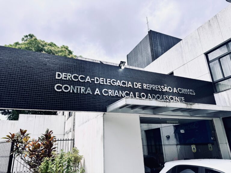 Adolescente de 13 anos é agredida por mãe de colega em Salvador