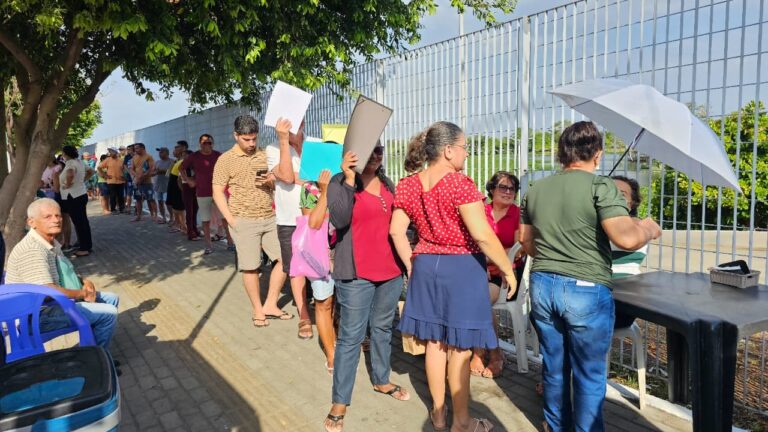 Fila para serviços gratuitos em Teresina neste sábado