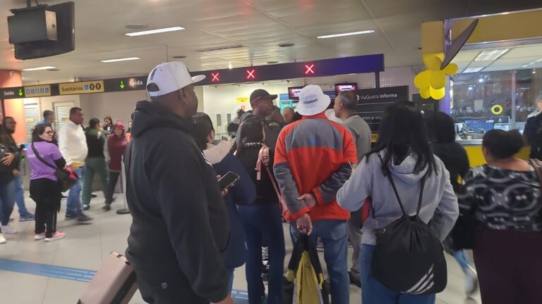 Falha no sistema de sinalização causa lentidão da Linha 4-Amarela do Metrô em SP