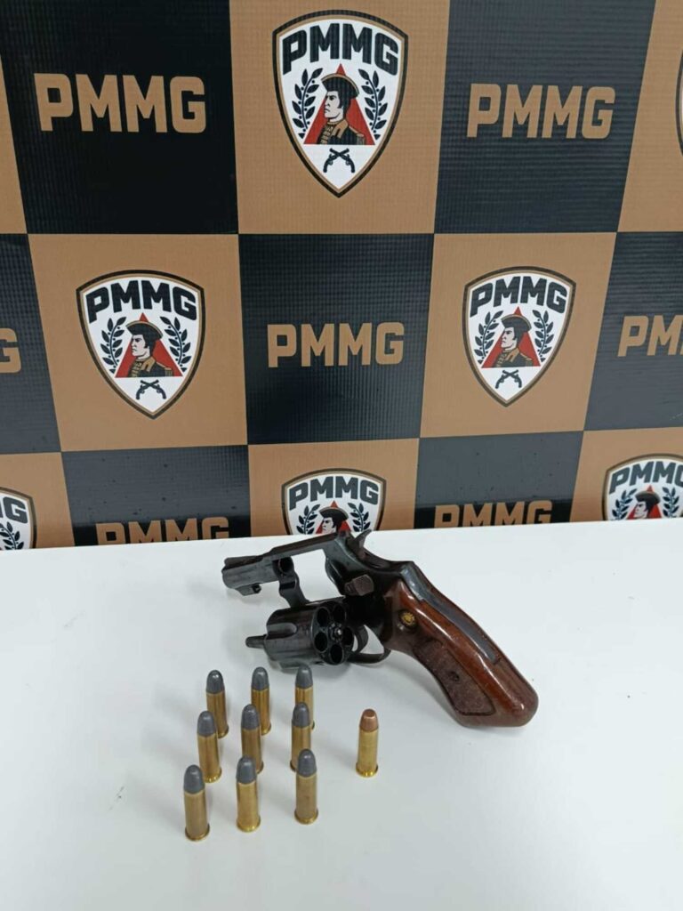 Adolescente detido com arma após denúncia em Coronel Fabriciano