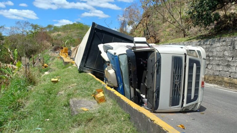 Acidente na Serra das Araras causa congestionamento em Piraí