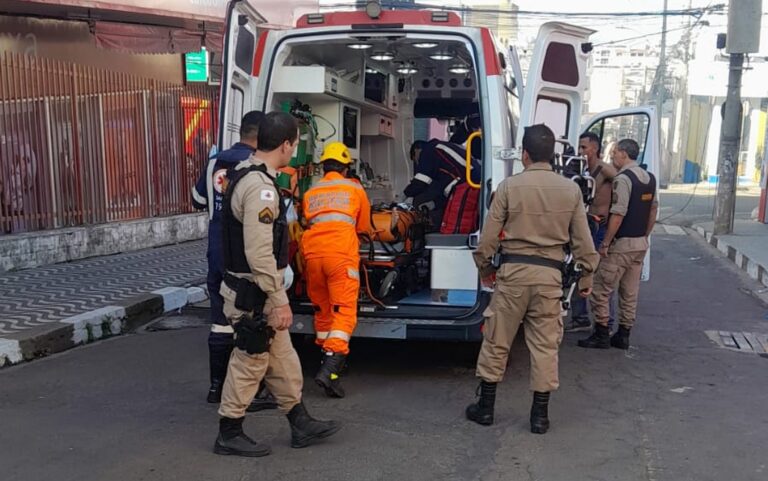 Jovem é socorrido após descarga elétrica em Passos, MG