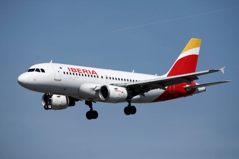 Iberia expande oferta de voos para o Brasil em 2026