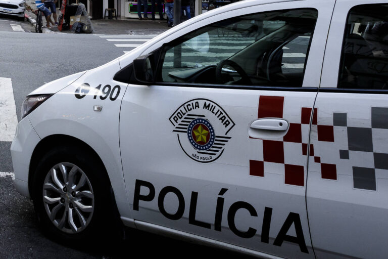 Homem esfaqueia policial e é morto em São Paulo