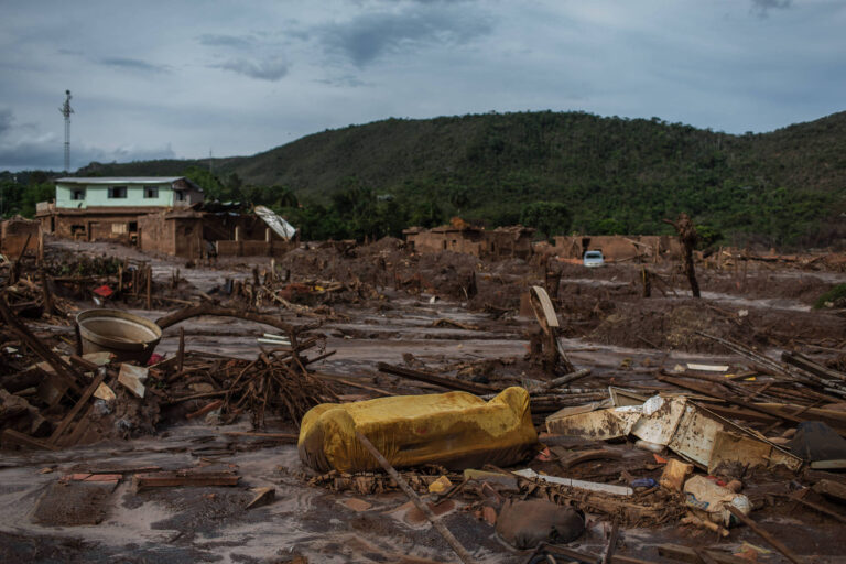 Vale prevê provisão de US$ 500 milhões após desastre em Mariana