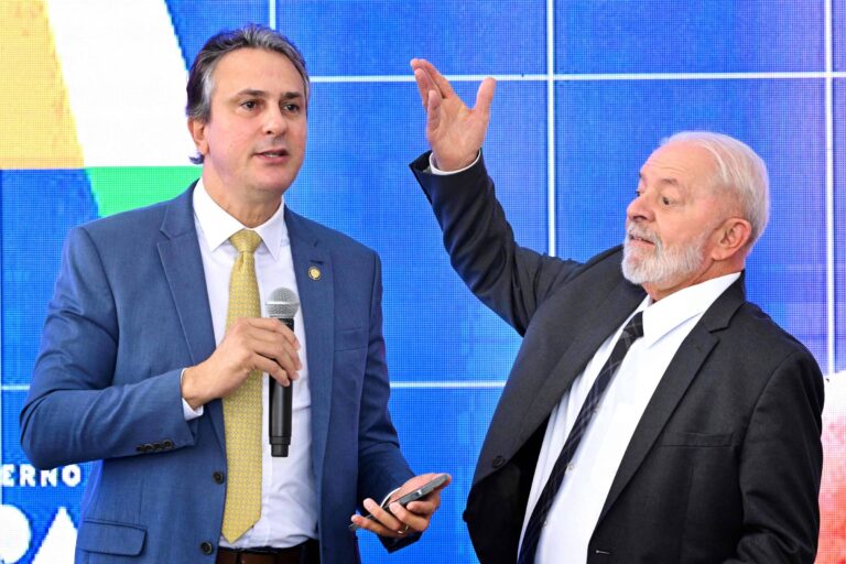 Lula amplia programas de alimentação e transporte nas escolas federais