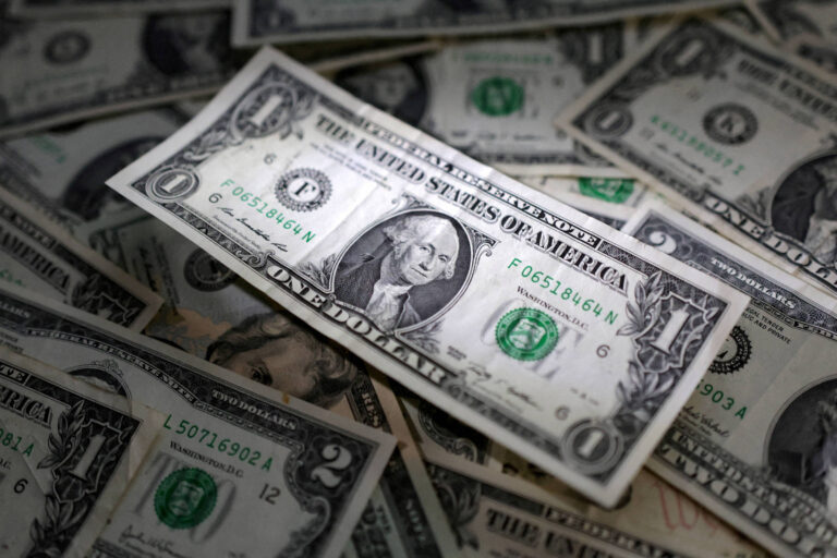 Expectativa para decisão do Copom impacta estabilidade do dólar