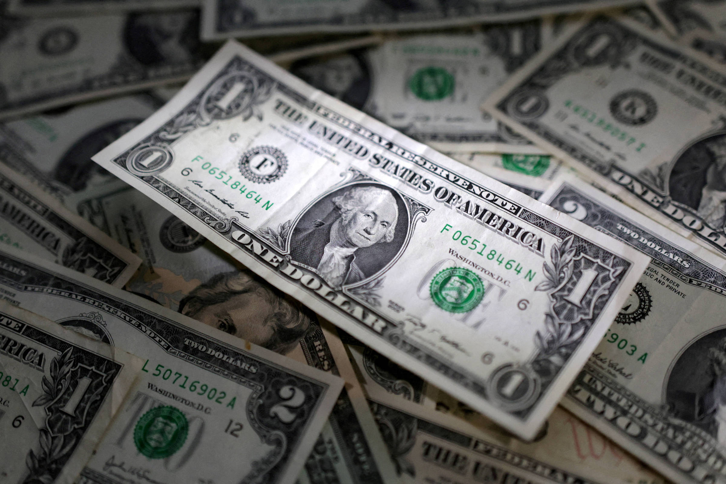 Expectativa para decisão do Copom impacta estabilidade do dólar