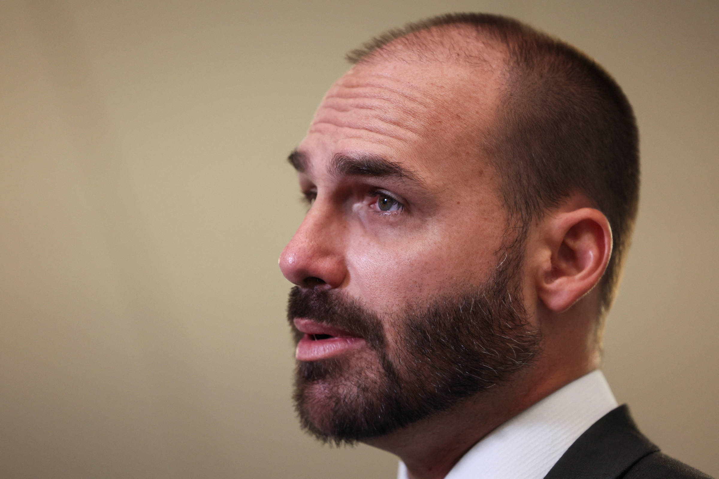 Eduardo Bolsonaro acusa Moraes de querer assassinar seu pai