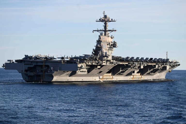 USS Gerald Ford chega à América Latina e intensifica tensão com a Venezuela