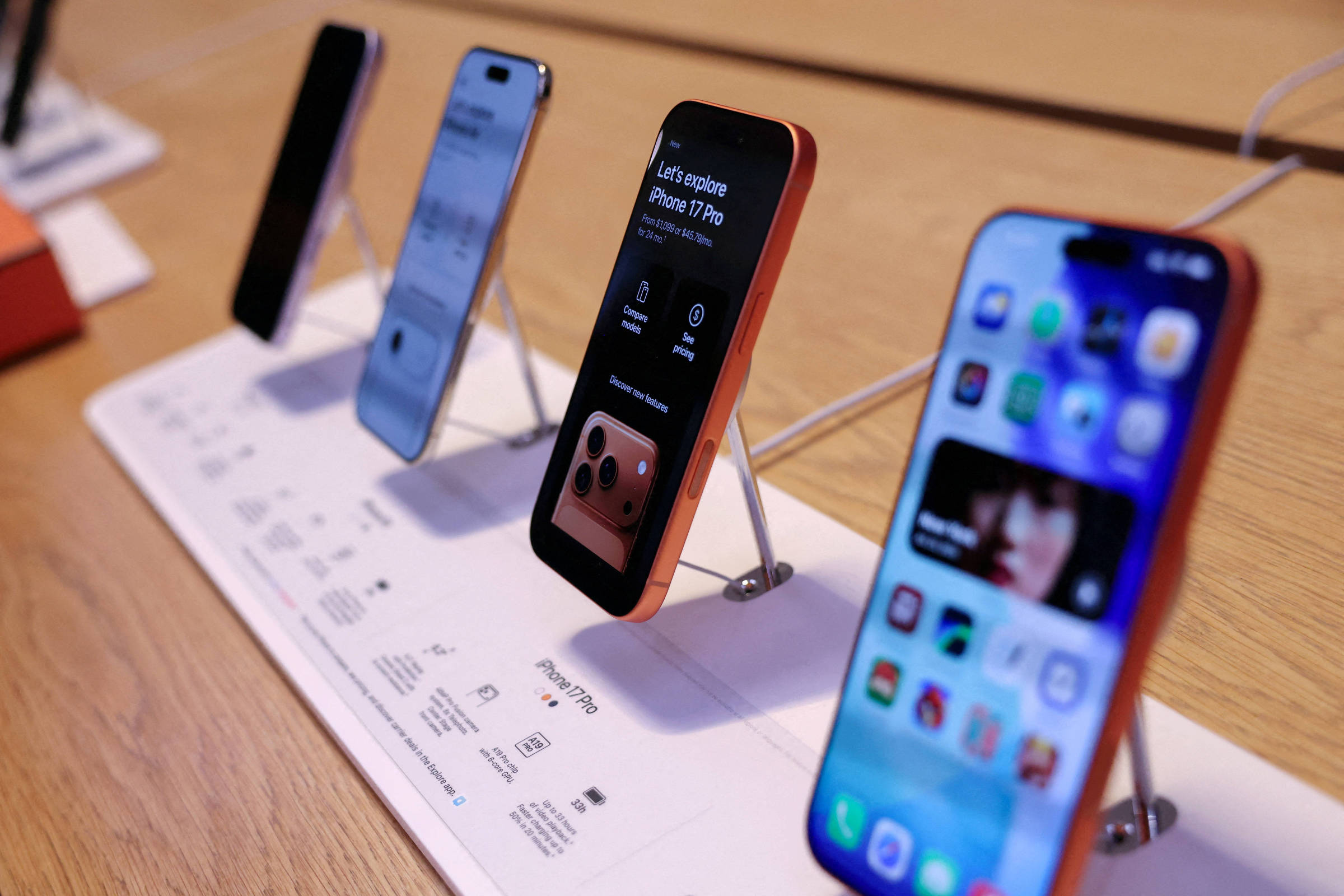 Apple busca parceria de US$ 1 bilhão ao ano com Google para IA na Siri