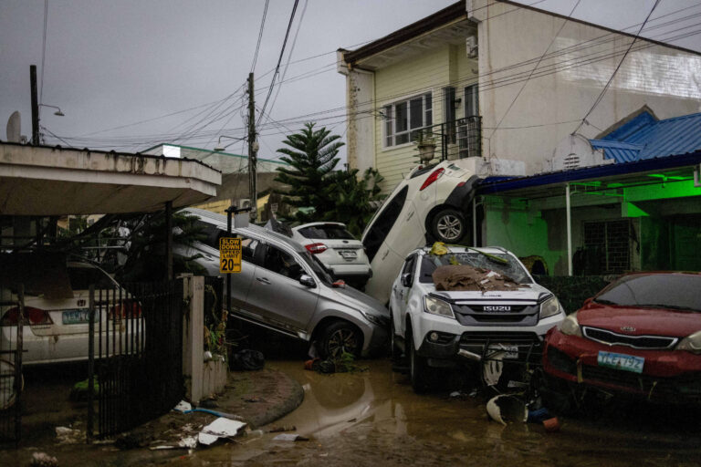 Tufão Kalmaegi provoca destruição nas Filipinas e avança para o Vietnã