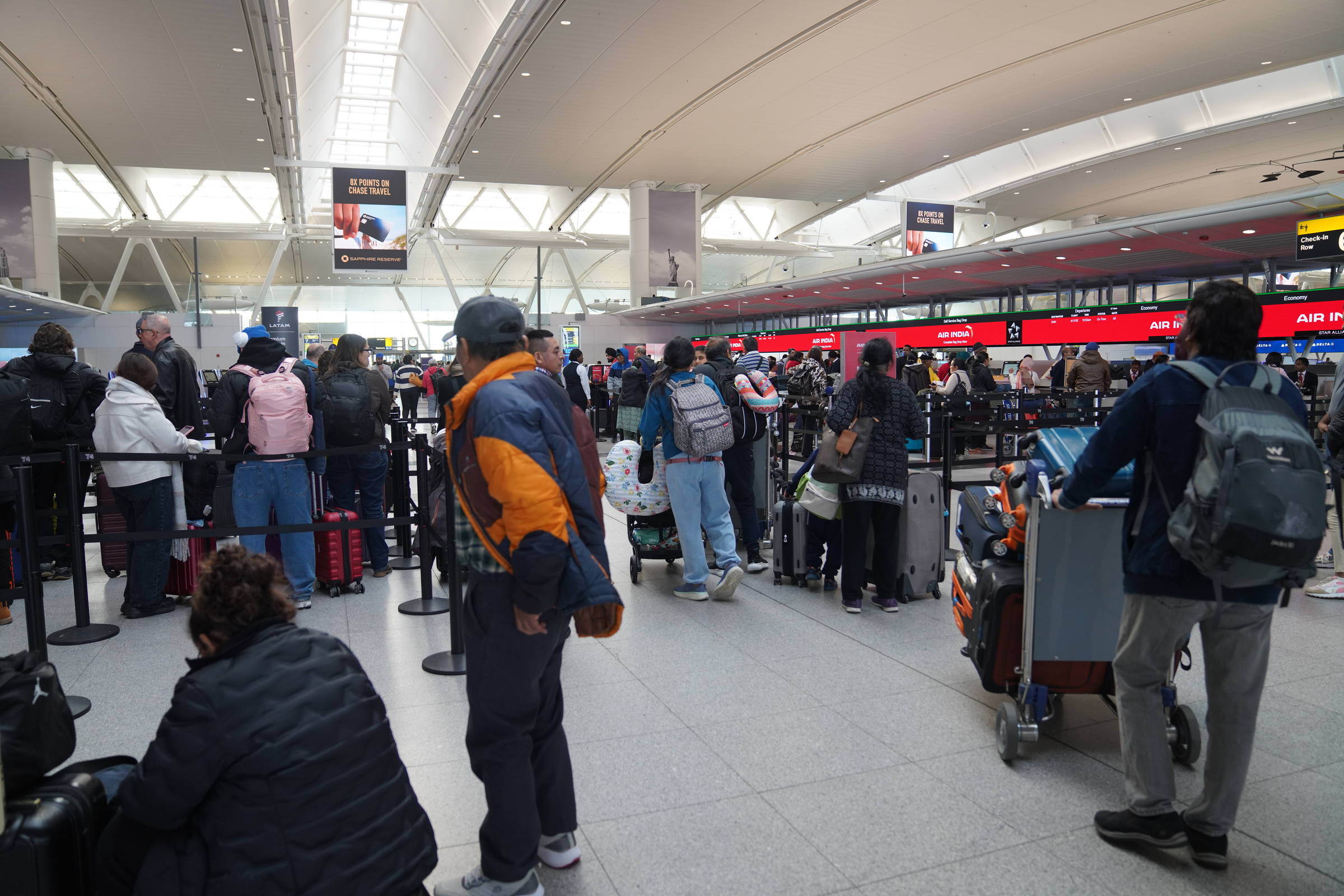 EUA reduzirão tráfego aéreo em 10% em 40 aeroportos