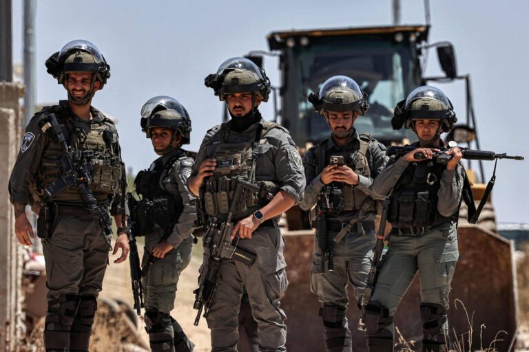 Israel mata dois palestinos acusados de coquetéis molotov