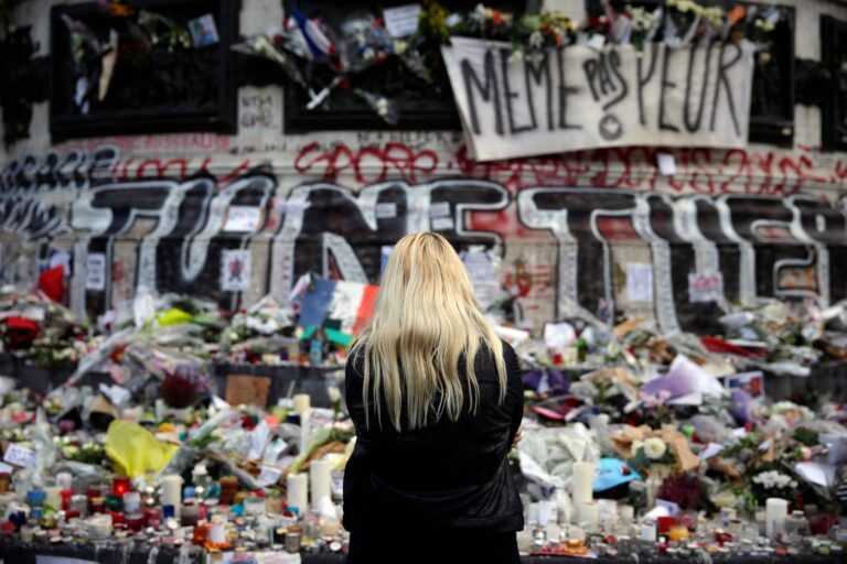 França detém três pessoas por suposto plano de atentado