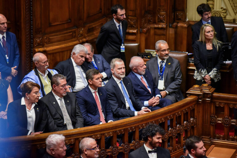 Lula evita posse de líderes de direita e prioriza aliados