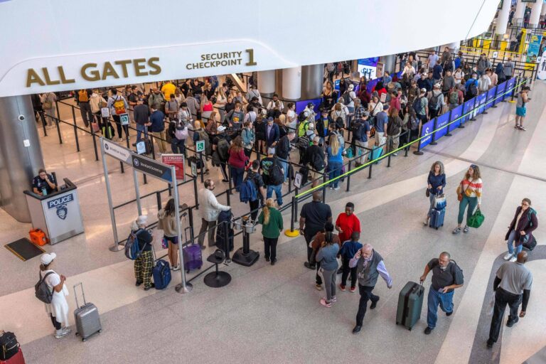 Efeitos da paralisação do governo Trump nas viagens aéreas e na economia
