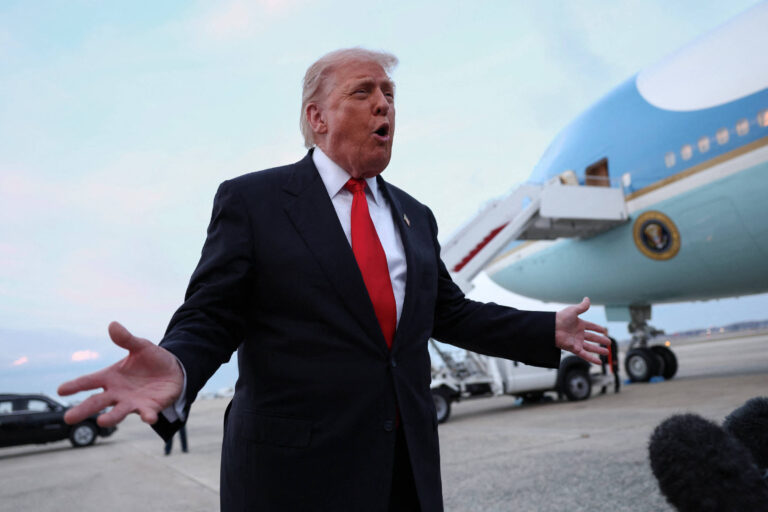 Trump anuncia pagamento de US$ 2.000 a americanos devido a tarifas