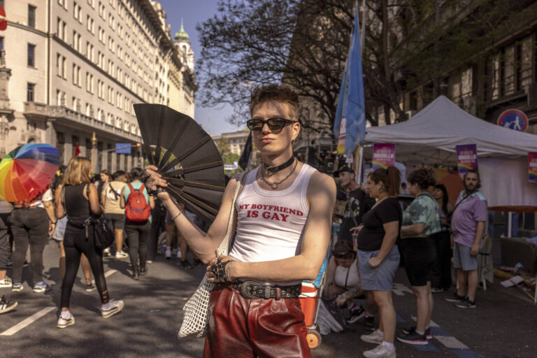 Argentina se destaca como refúgio para russos LGBTQIA+ fugindo de Putin