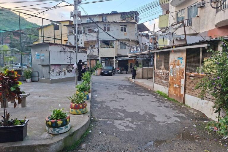 Operação da PM em comunidades da zona sudoeste do Rio após tiroteios
