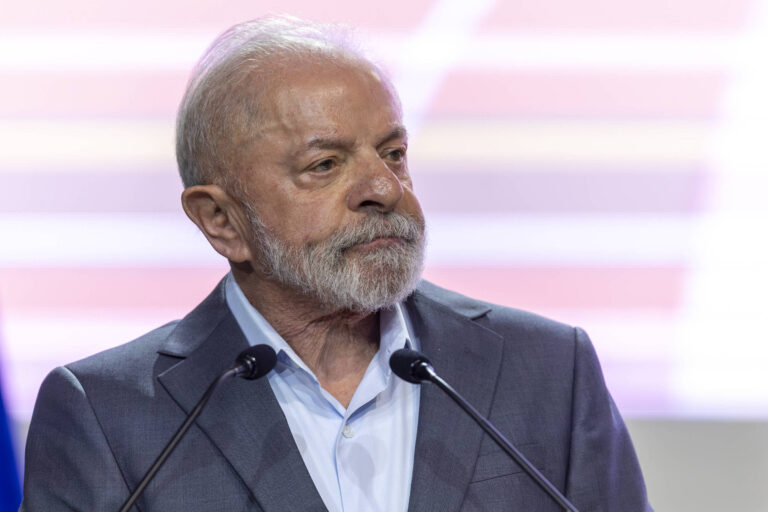 Lula destaca lição de democracia em meio a prisões de Bolsonaro e generais