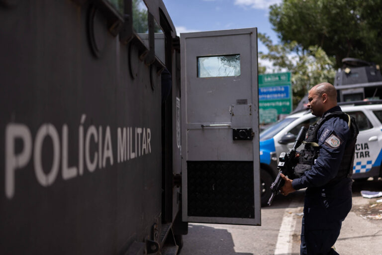 Reajuste de 36% no pagamento extra para policiais militares do Rio