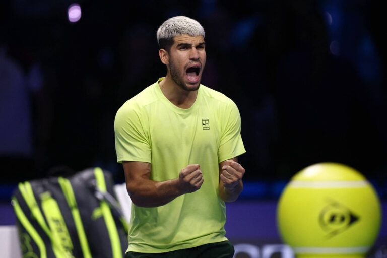 Alcaraz enfrenta Sinner na final do ATP Finals em Turim
