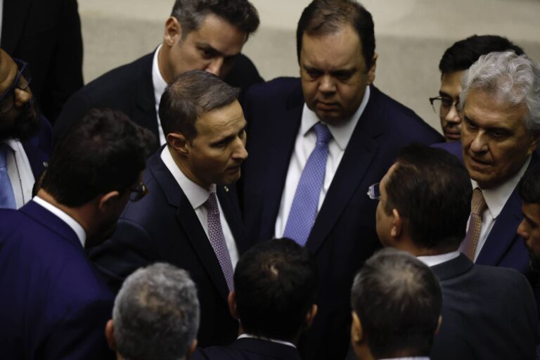Câmara aprova projeto de lei Antifacção em revés ao governo Lula