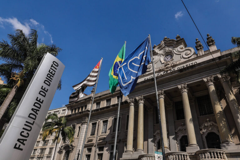 Protestos de alunos da USP contra presença de presidente de ONG em evento sobre Gaza