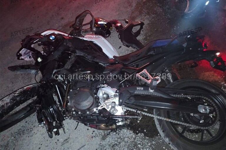 Três mortos em acidente entre carro e moto na rodovia SP-79 em Votorantim